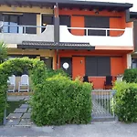 A Schiera Con Uso Piscina Aprilia Marittima