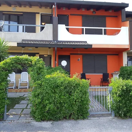 A Schiera Con Uso Piscina Aprilia Marittima