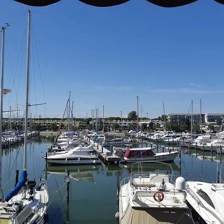 A Schiera Con Uso Piscina Aprilia Marittima