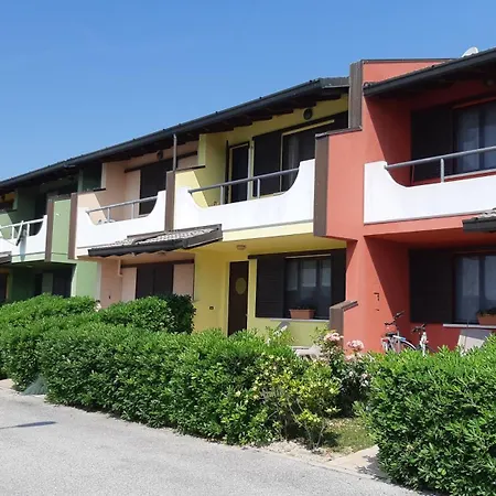A Schiera Con Uso Piscina Holiday home
